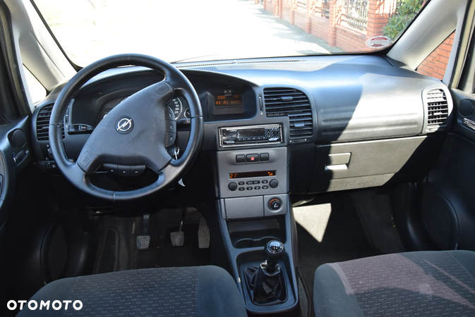 Opel Zafira 1.8 16V Elegance - 11