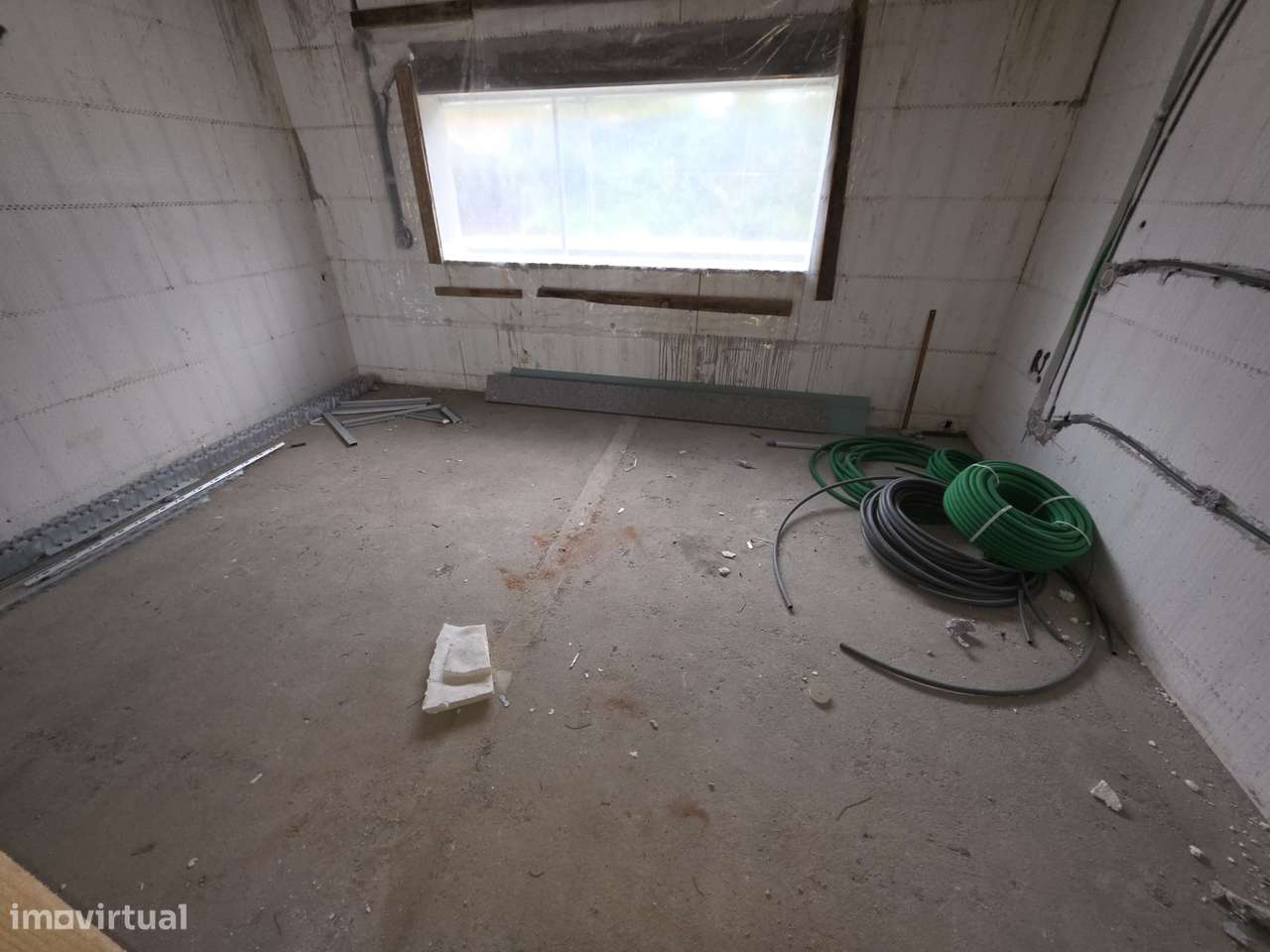 FANTÁSTICA Oportunidade de Negócio – Moradia T2-18