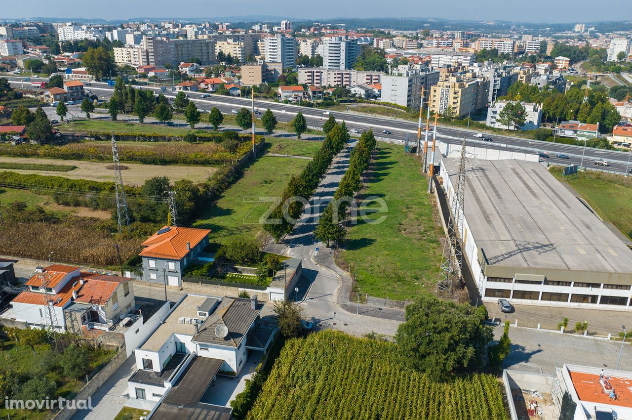 Lote para moradia T4 a 250m Estação CP Palmilheira/Águas Santas, Ma...