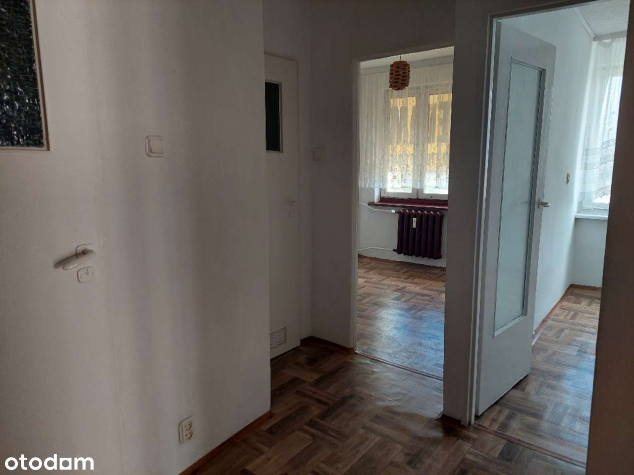 Sprzedam przestronne mieszkanie z balkonem - blisko centrum i parku - Pełny obrazek: 4/12