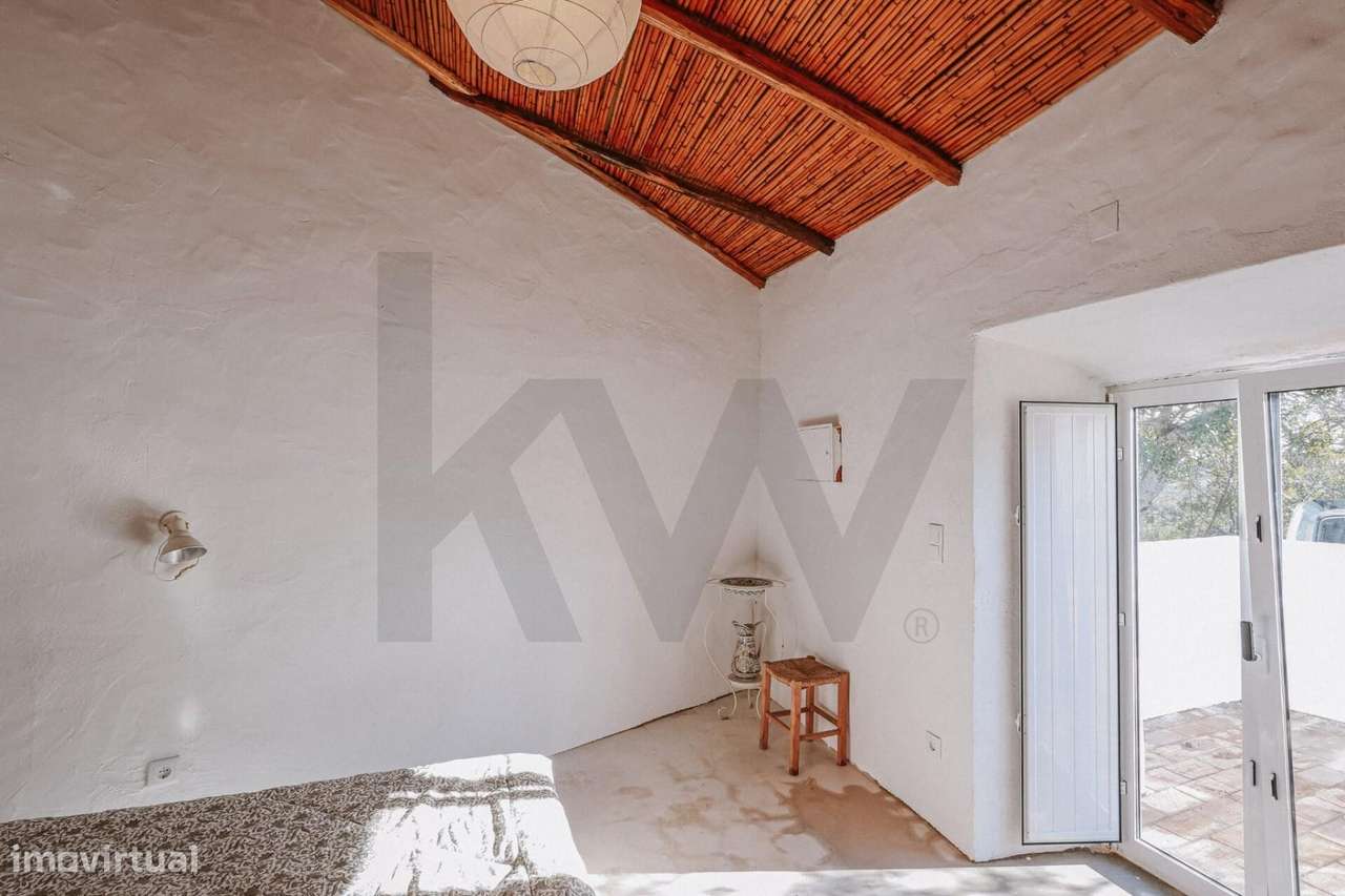 MORADIA  ESPAÇO EXTERIOR  E ZONA DE ESTACIONAMENTO PRIVATIVO-28