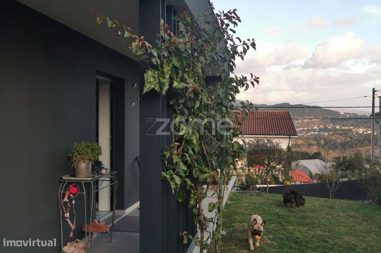 Vivenda térrea, gaveto, individual, 2 suites, terraço, Vila Verde - Grande imagem: 4/17