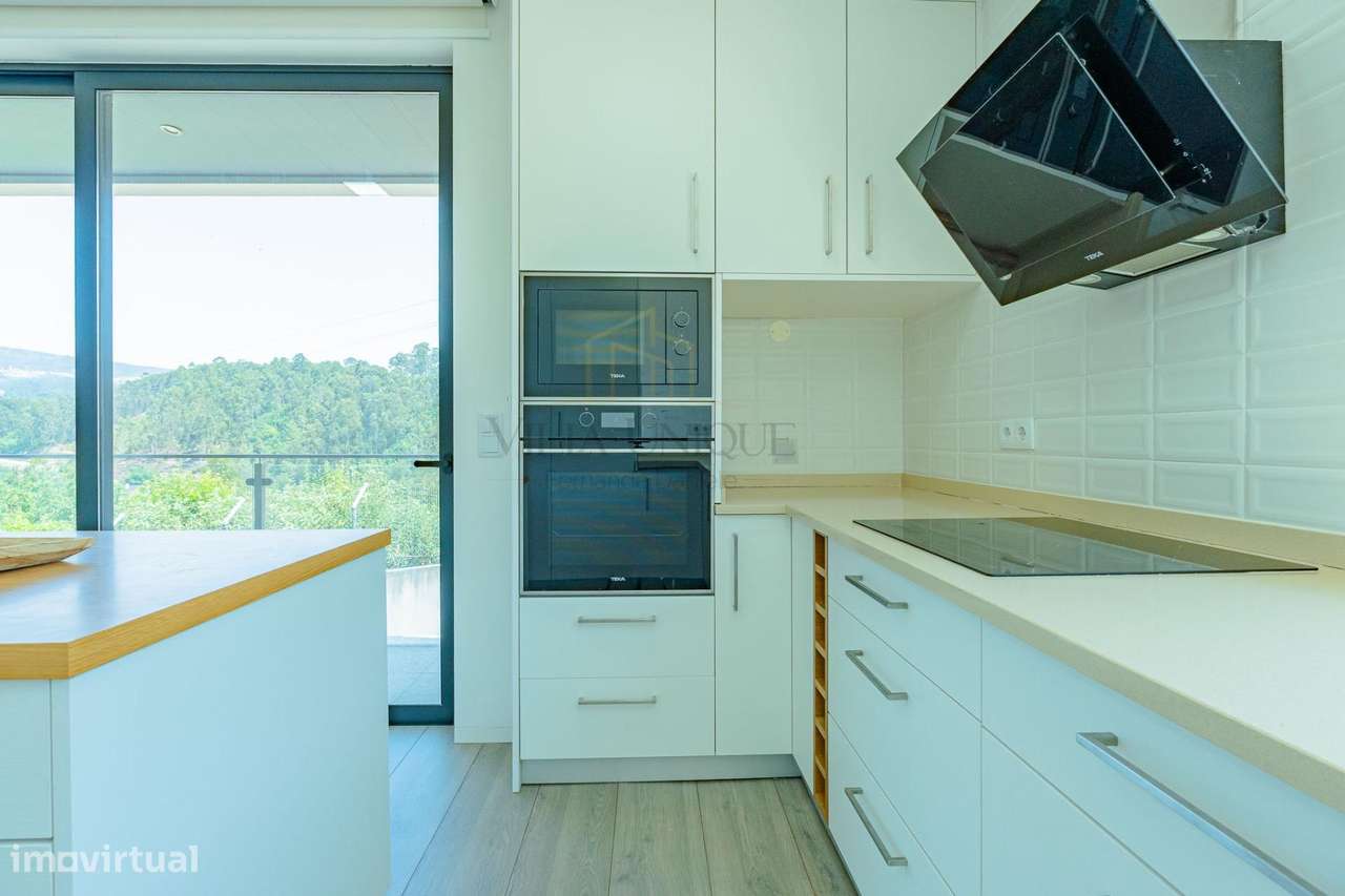 Moradia T4 Moderna com 3 Suítes em Terreno de 460m2-45