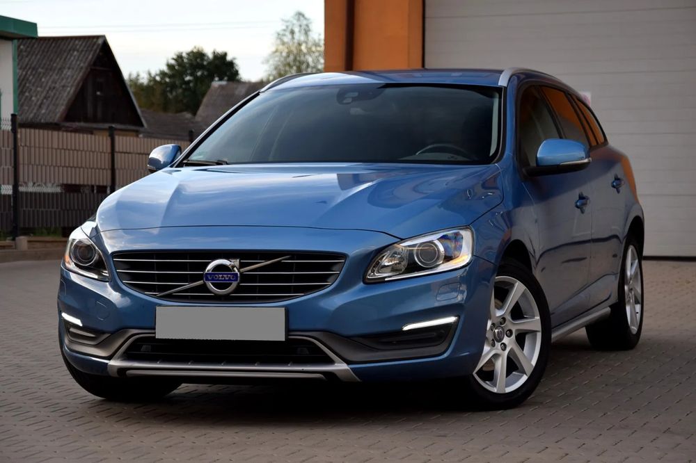 Volvo V60 I (2011-2018) D4 Momentum 2014