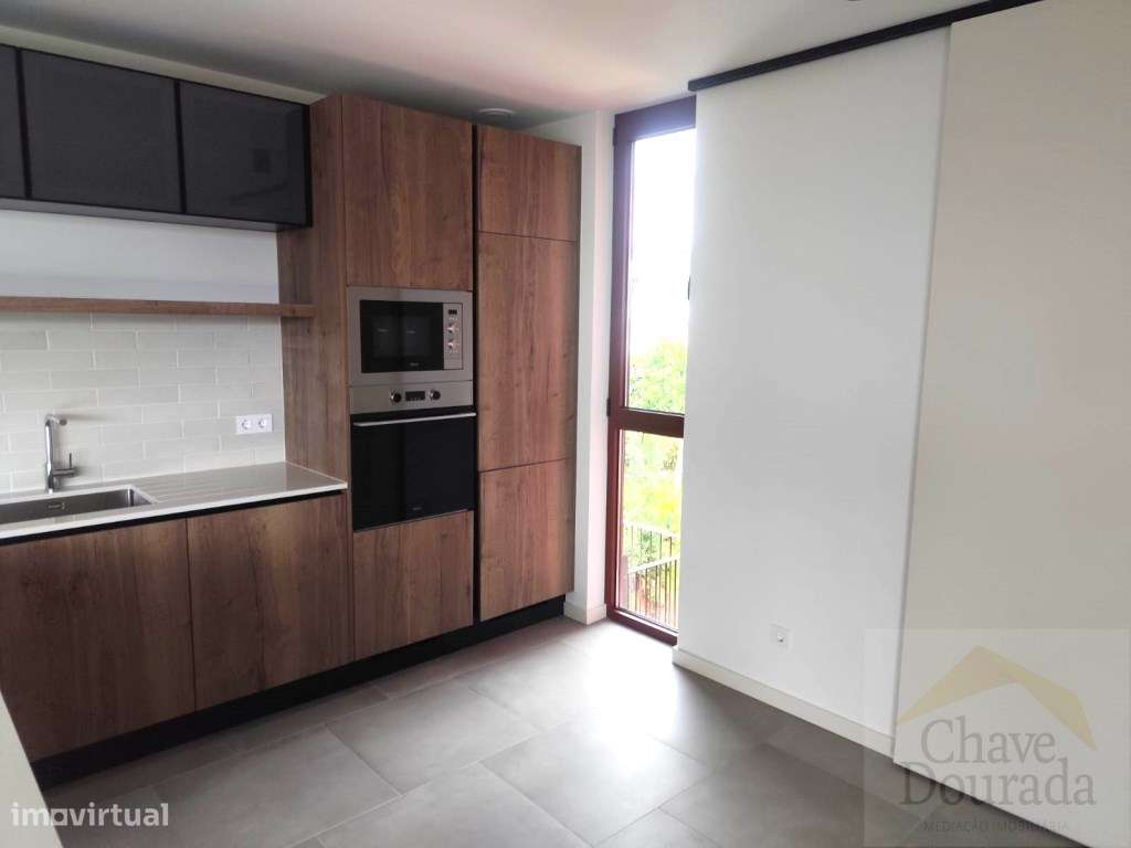 Apartamento T2 com 100m2 novo no Areeiro-6