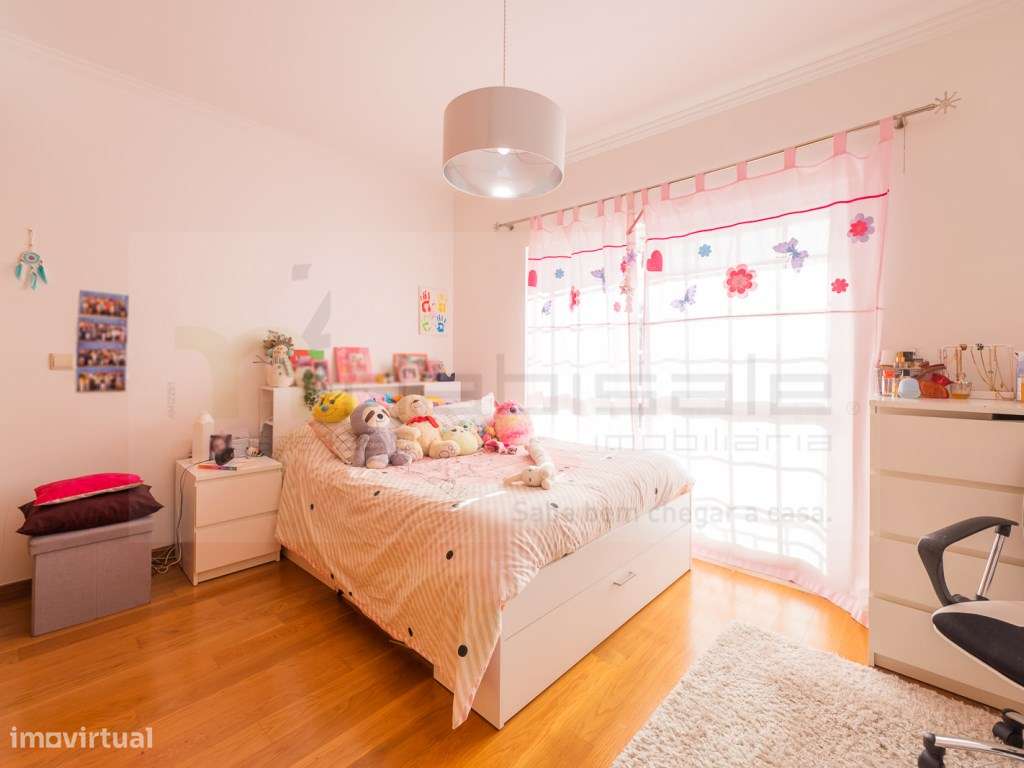 Moradia T5 com Jardim, Garagem ampla e Espaço para Piscina-20