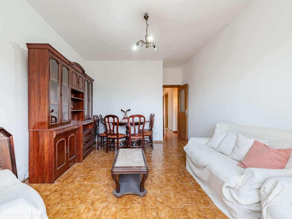Apartamento T3 no Vale da Amoreira - Último andar-0