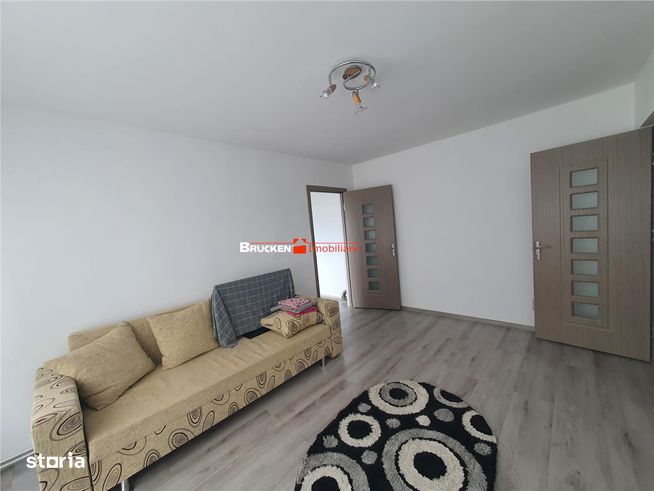 Apartament cu 2 camere de vanzare-0