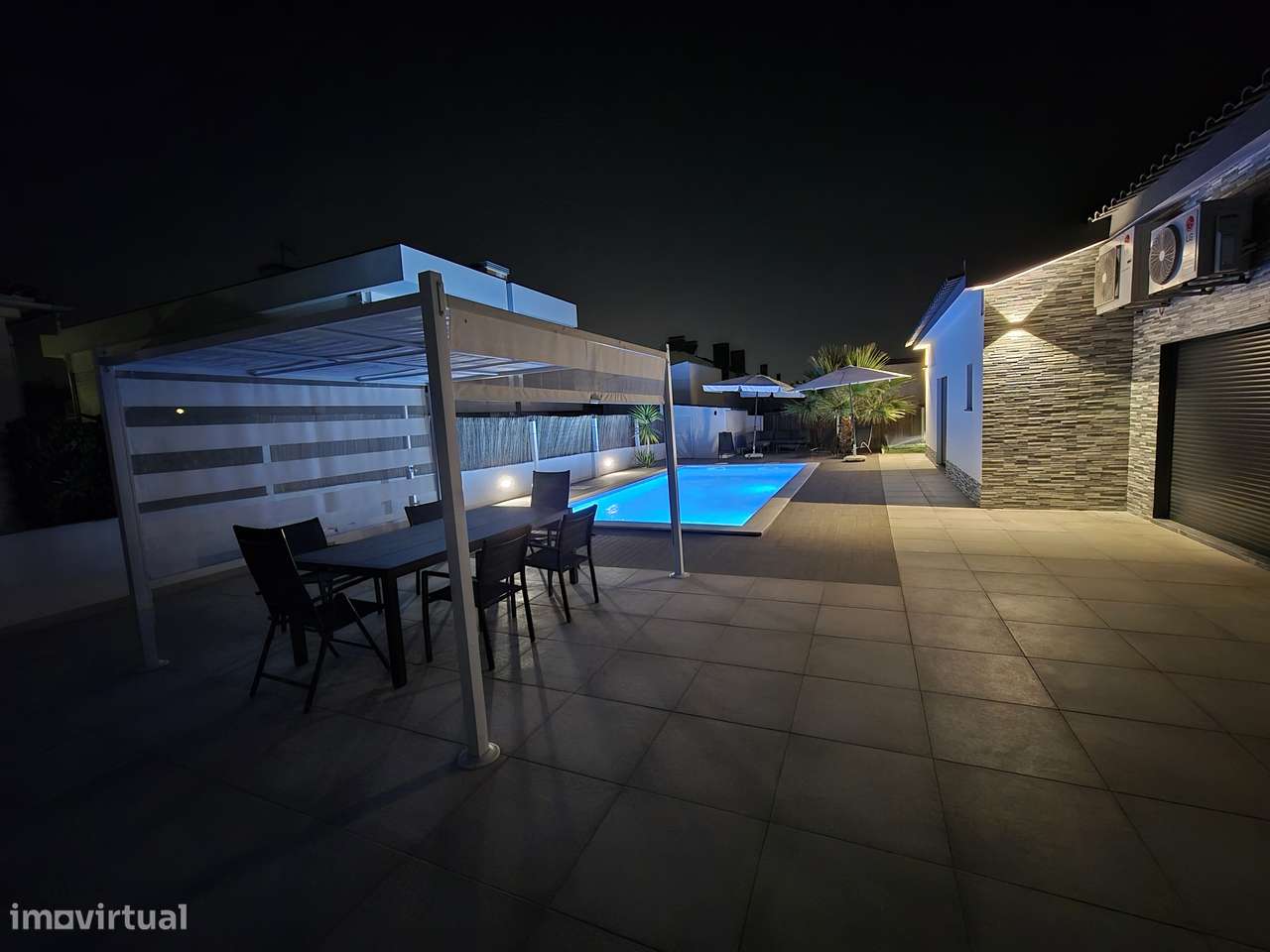 Fantástica moradia isolada T4 em Fernão Ferro-19