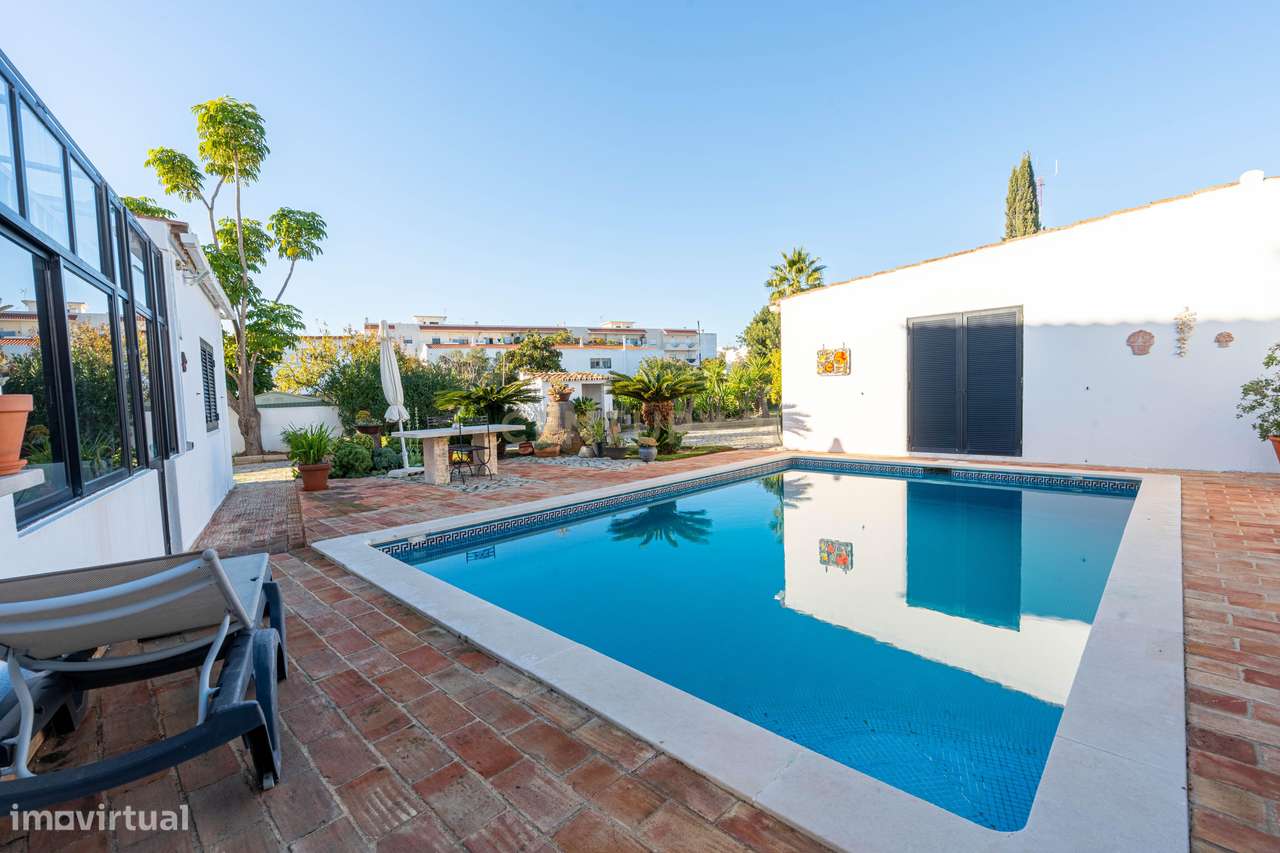 Oportunidade Rara: Moradia com Piscina e 3097m² de Terreno em Almancil-59