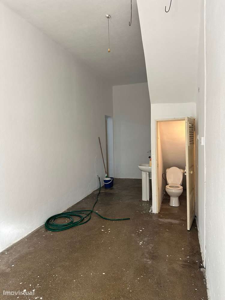 Apartamento T3+2, com 3 casas de banho e garagem-16