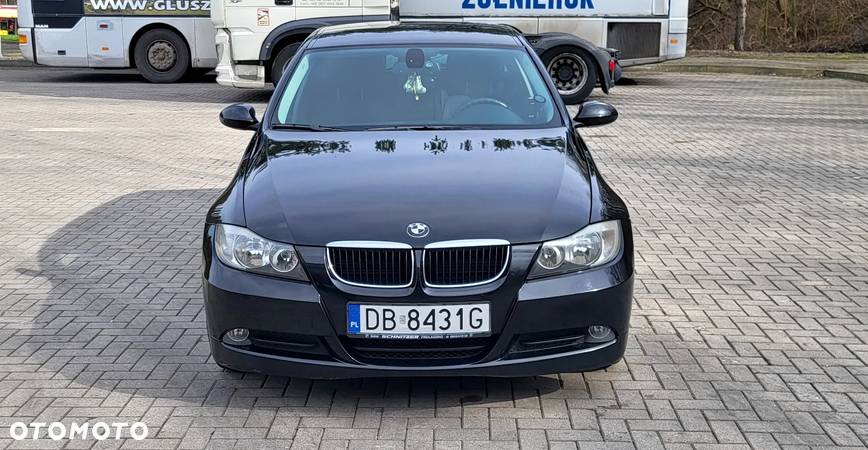 BMW Seria 3 318d DPF Touring - 17