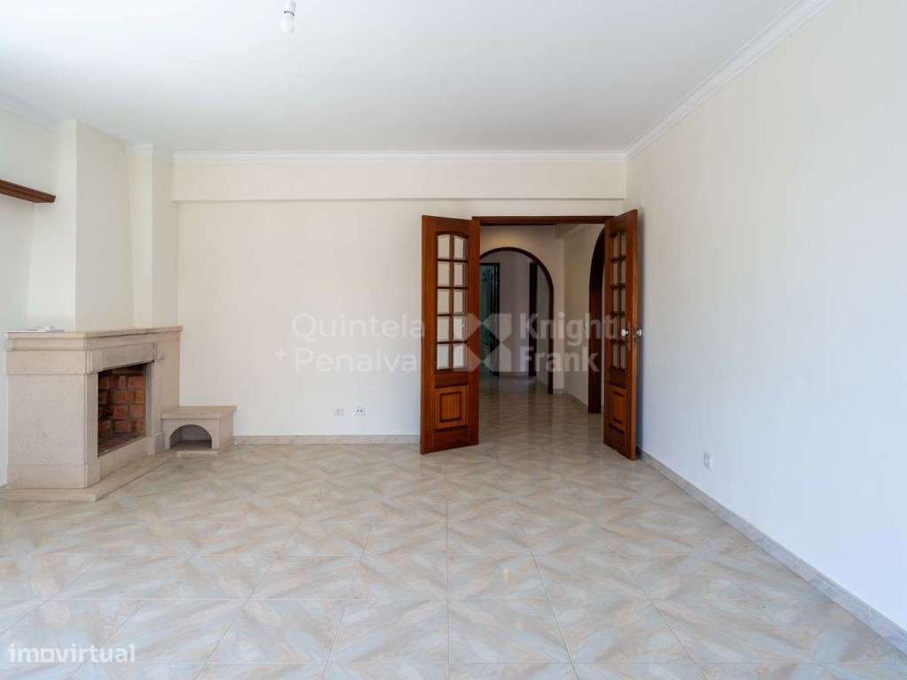 Apartamento T2 para arrendamento com estacionamento em Cascais - Grande imagem: 5/25