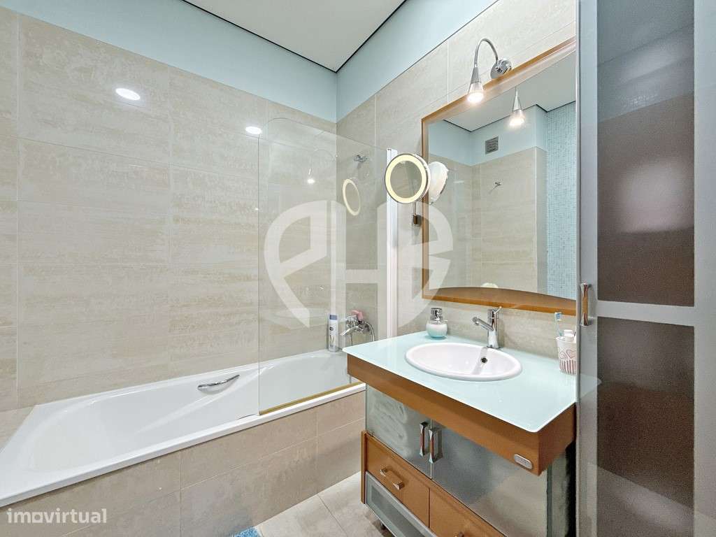 Apartamento T3+1 Duplex C/Terraço 250m2 // Condominio-28