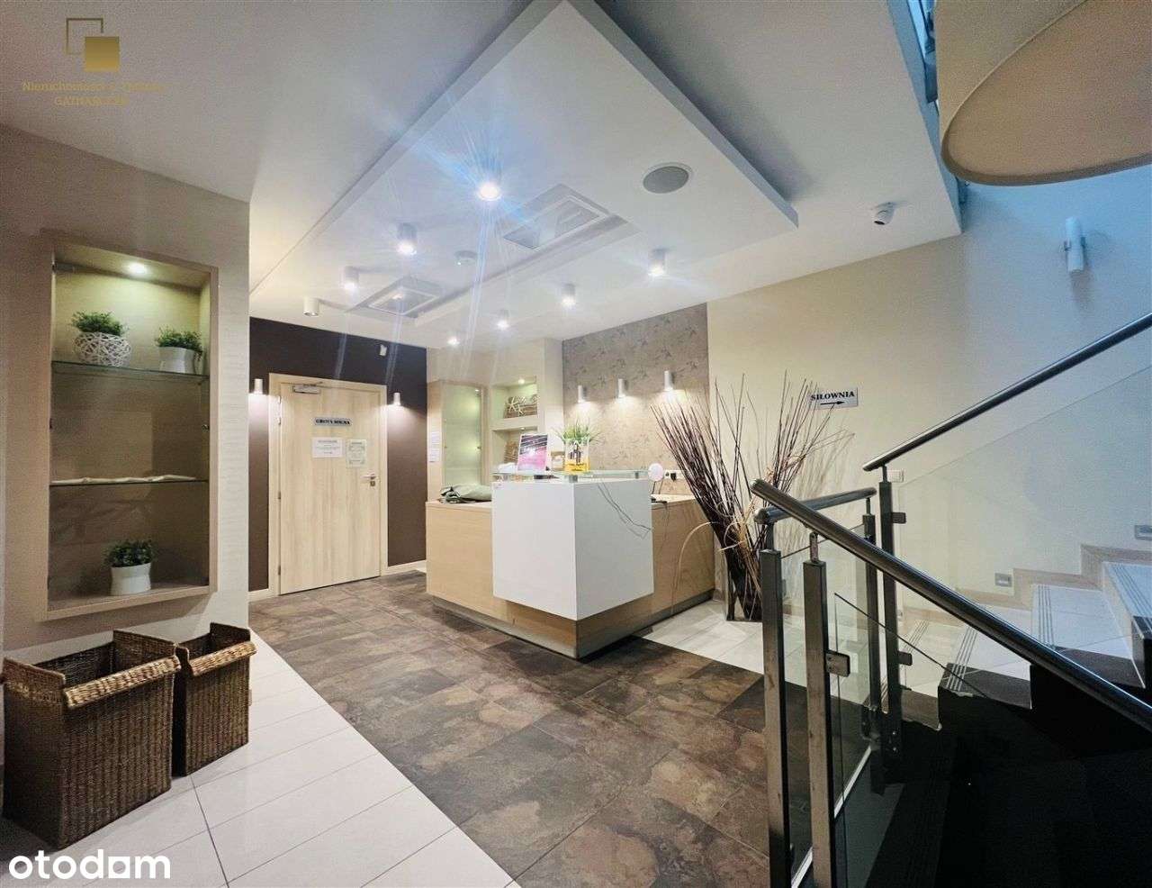 Hotel Zacisze - na sprzedaż z dużym potencjałem !-13