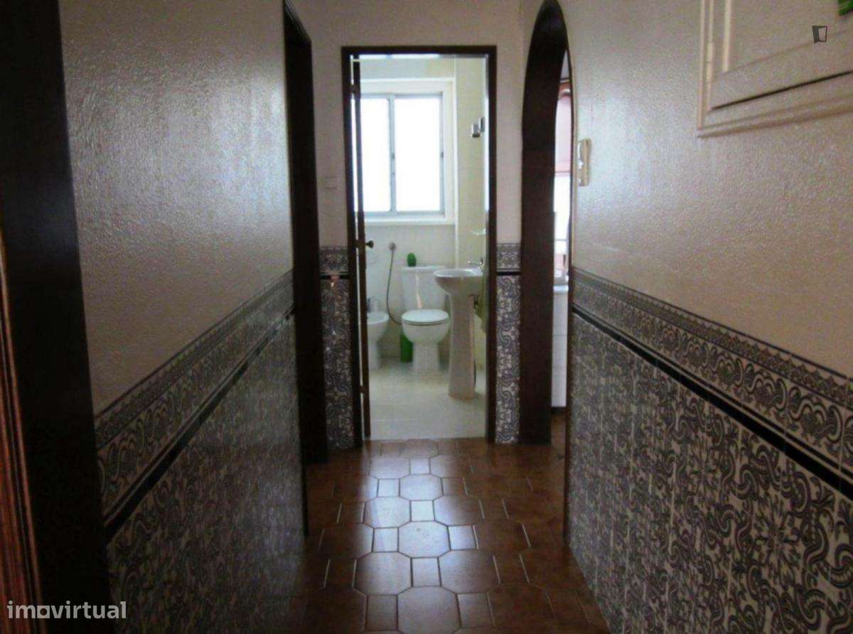 Quarto - localizado em Amadora Lisbon - Grande imagem: 2/6