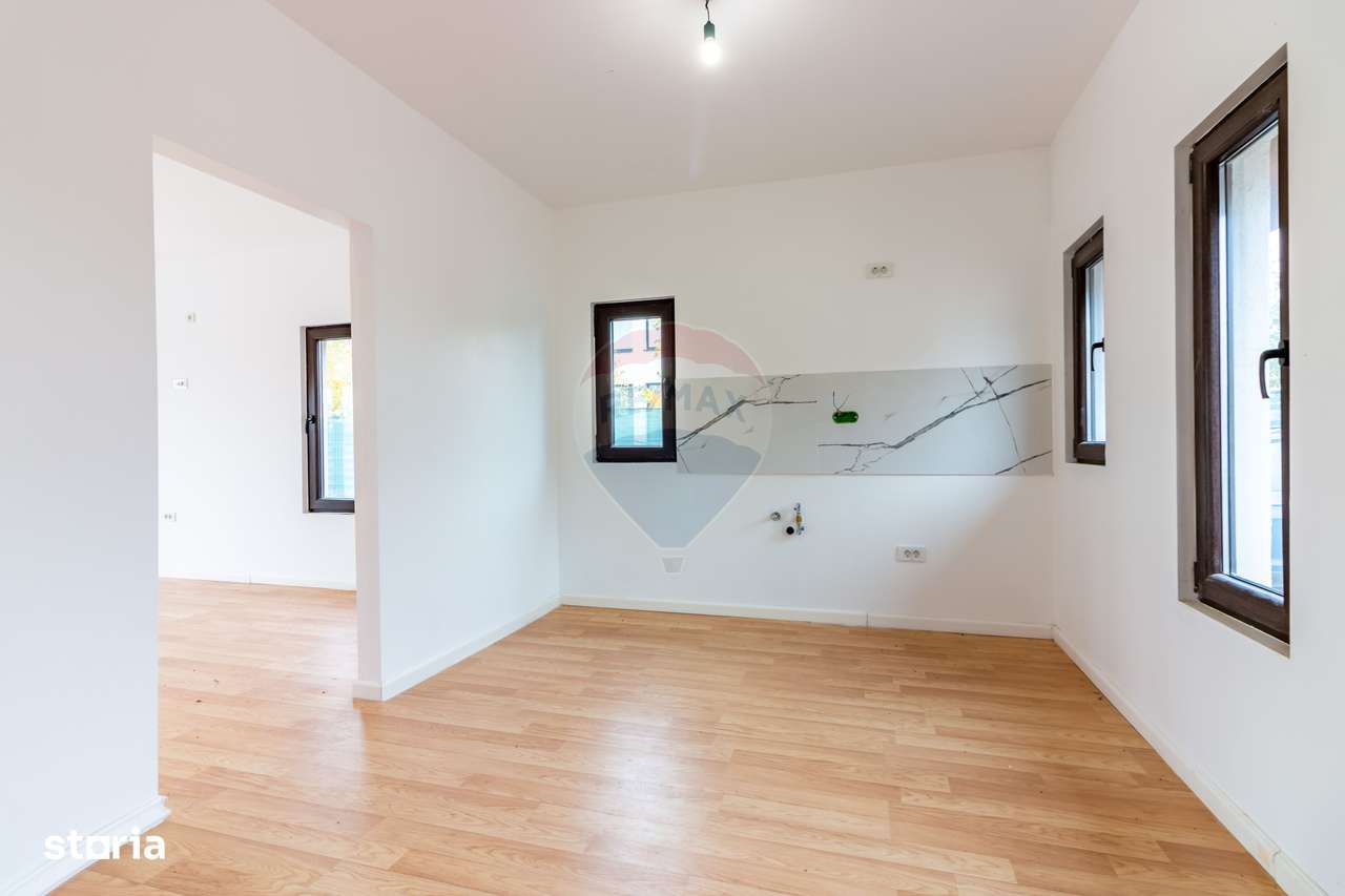 Casă / Vilă cu 5 camere de vânzare Tunari, Dimieni-1