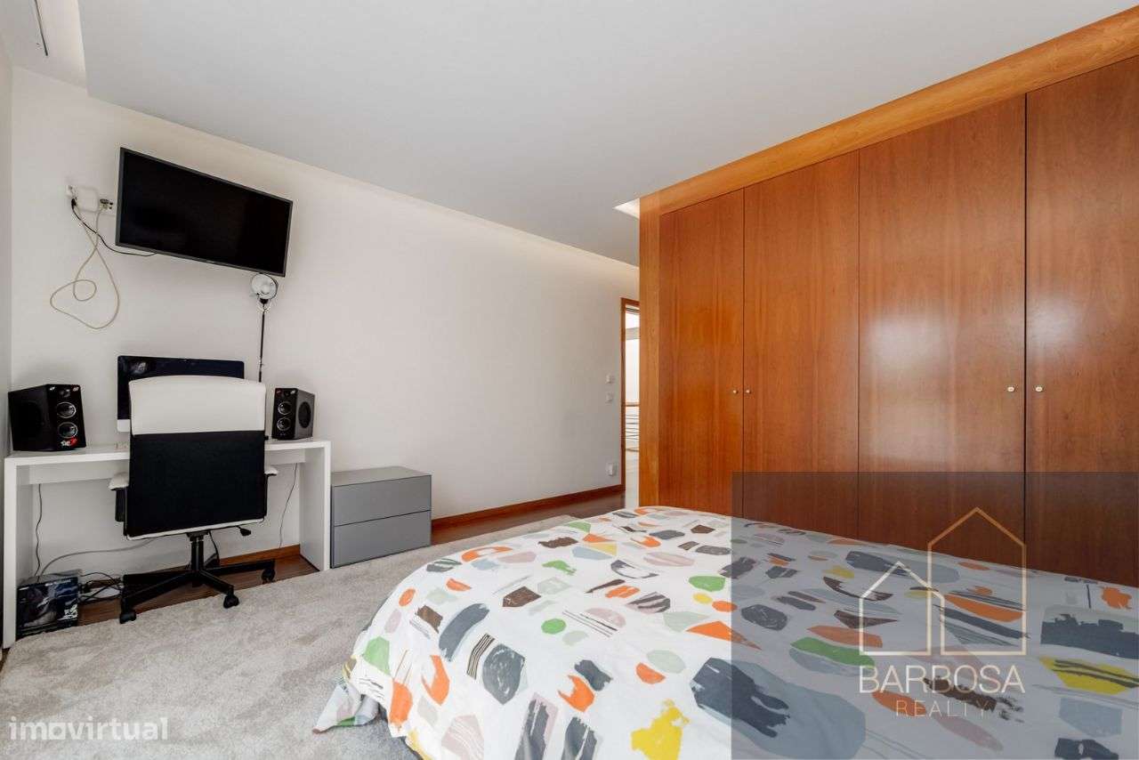 V5 Maia - 4 suites - 4 frentes - Luxo, privacidade e tranquilidade!-25