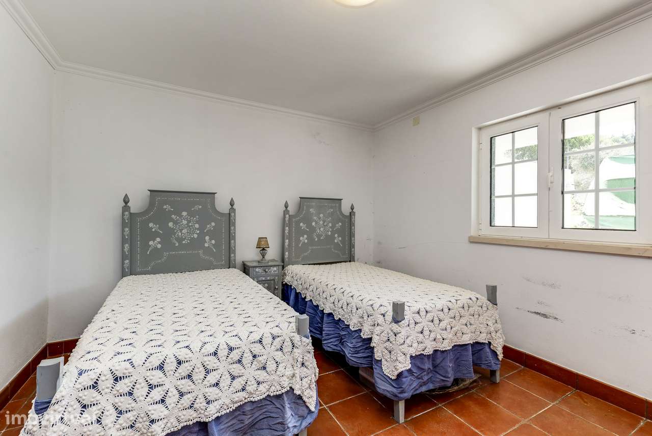 Quinta com Piscina e 2 Hectares a 25 km de Lisboa-8