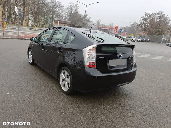 Toyota Prius 1.8 HSD Prestige - 4