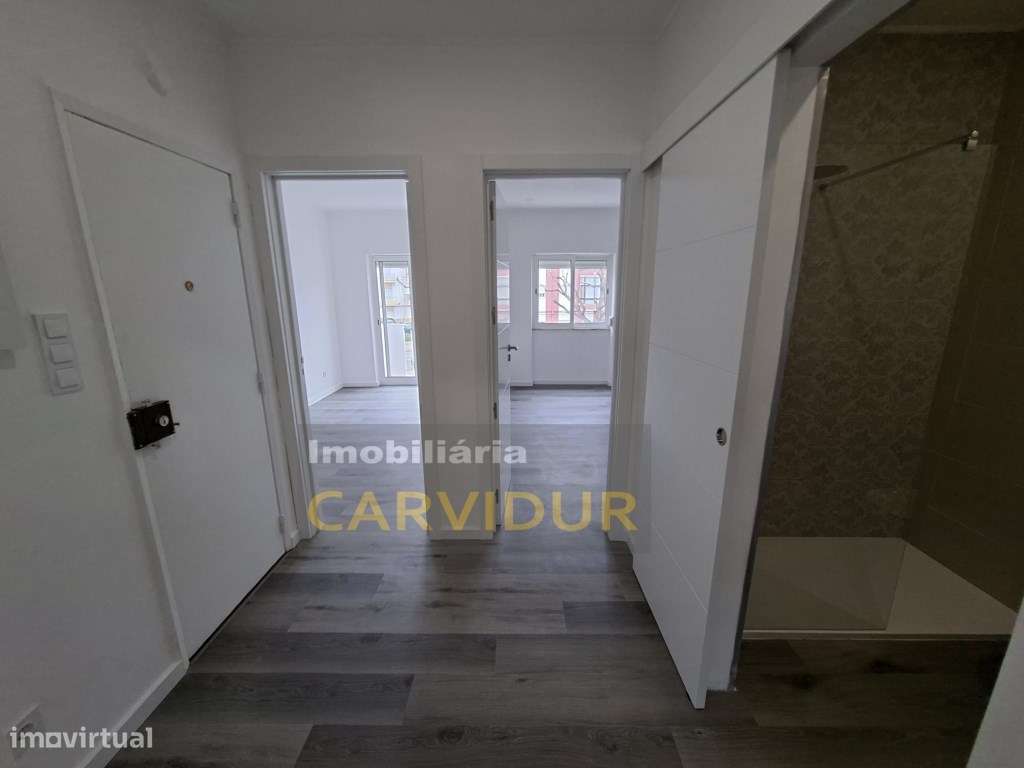 Baixa da Banheira T2 totalmente remodelado-20