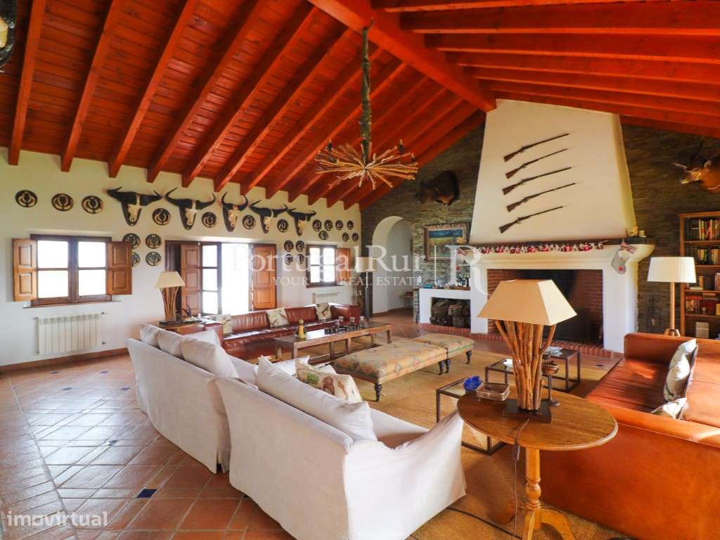 Herdade de Caça Maior com 1000 Hectares + 4 Apartamentos + Anexos-15