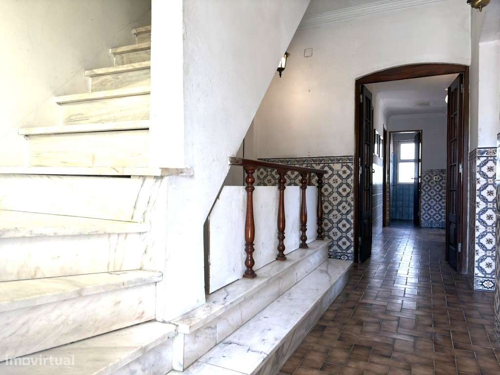 MORADIA PARA RECONSTRUÇÃO - GRANDE POTENCIAL DE VALORIZAÇÃO

Rua ...-42