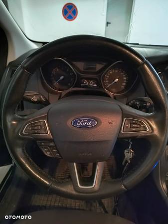 Ford Focus 1.6 Trend - 9