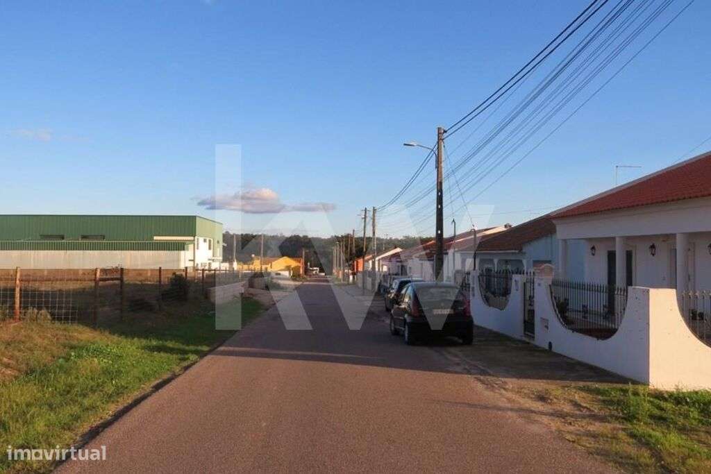 Oportunidade Única de Investimento em Terreno Urbano com Vista Deslumb - Grande imagem: 4/12