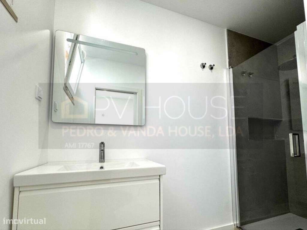 T4 Totalmente Remodelado com Suite e Cozinha Equipada | Rio de Mouro-25