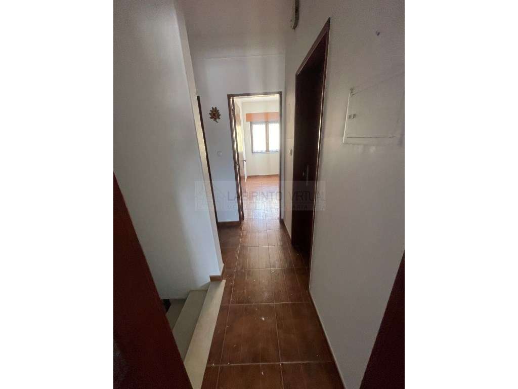 Vende-se Moradia V2+1 no Vimeiro - Lourinhã.-10