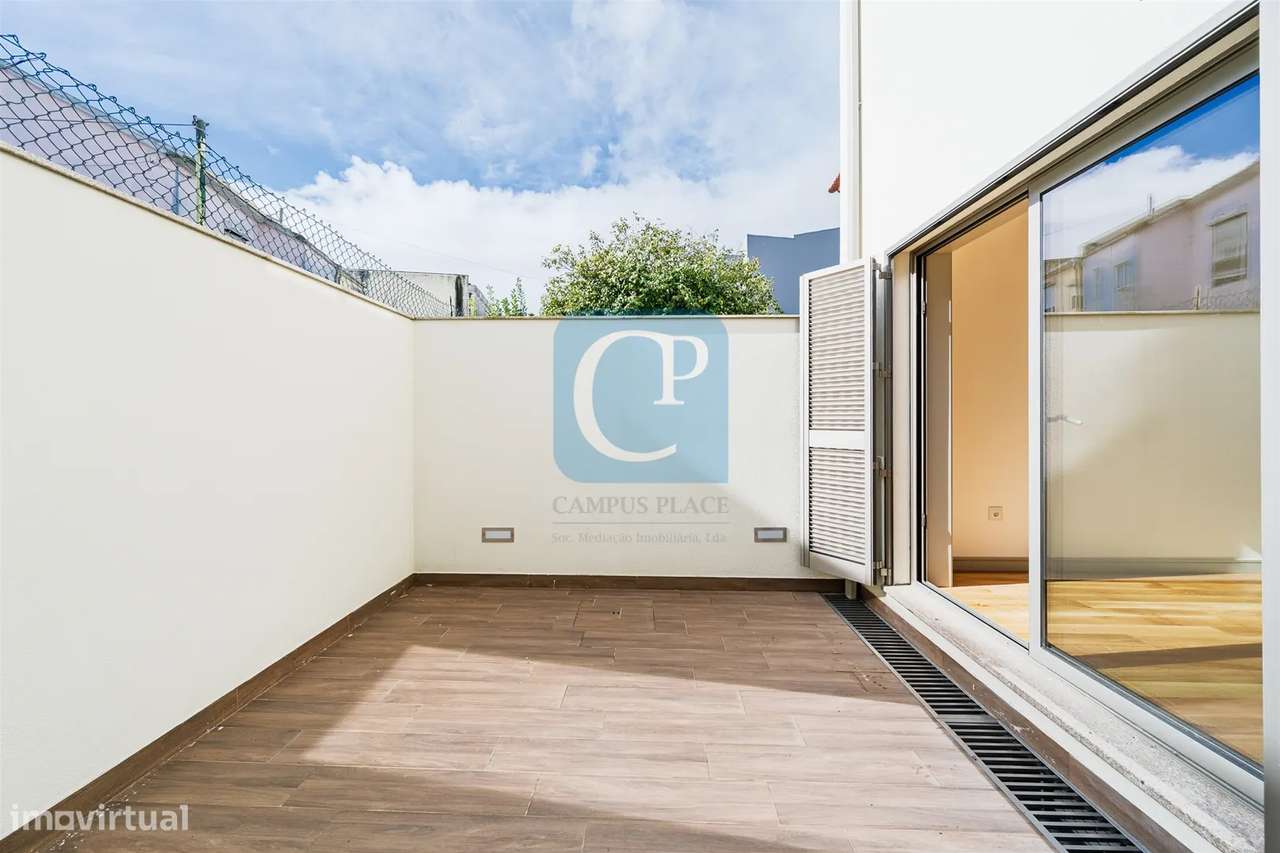 Moradia Geminada V3+2 ao Hospital São João, Paranhos, Porto - Grande imagem: 3/33