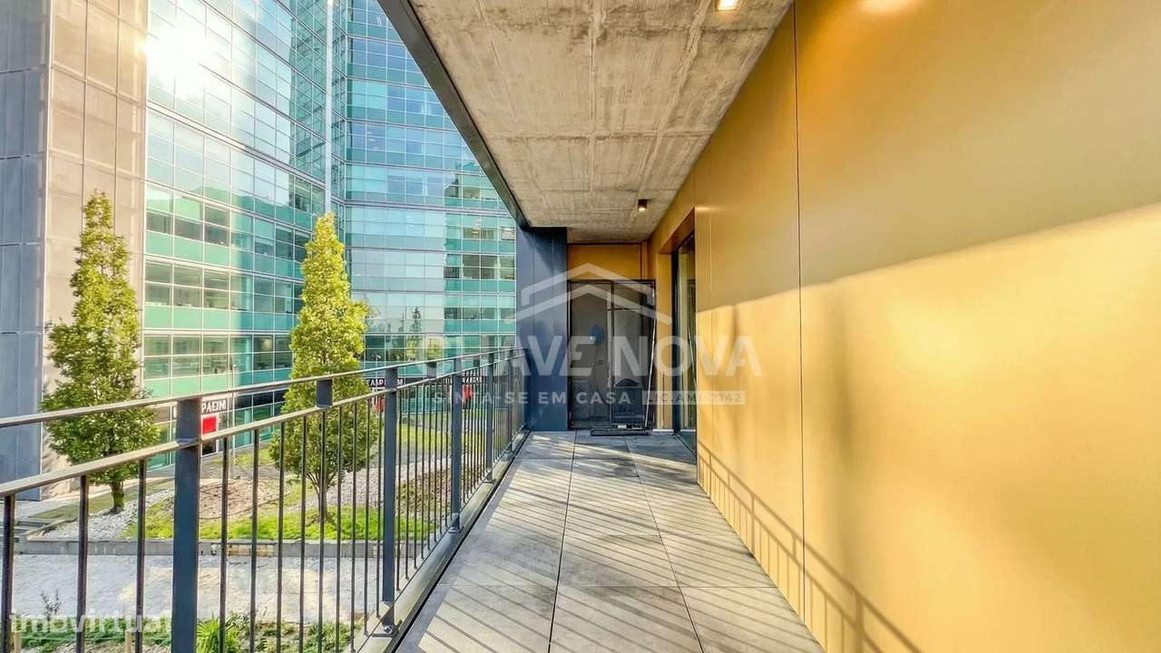 Apartamento T0 Novo c/ Piscina e Lugar de Garagem GN/02345/CO - Grande imagem: 2/9