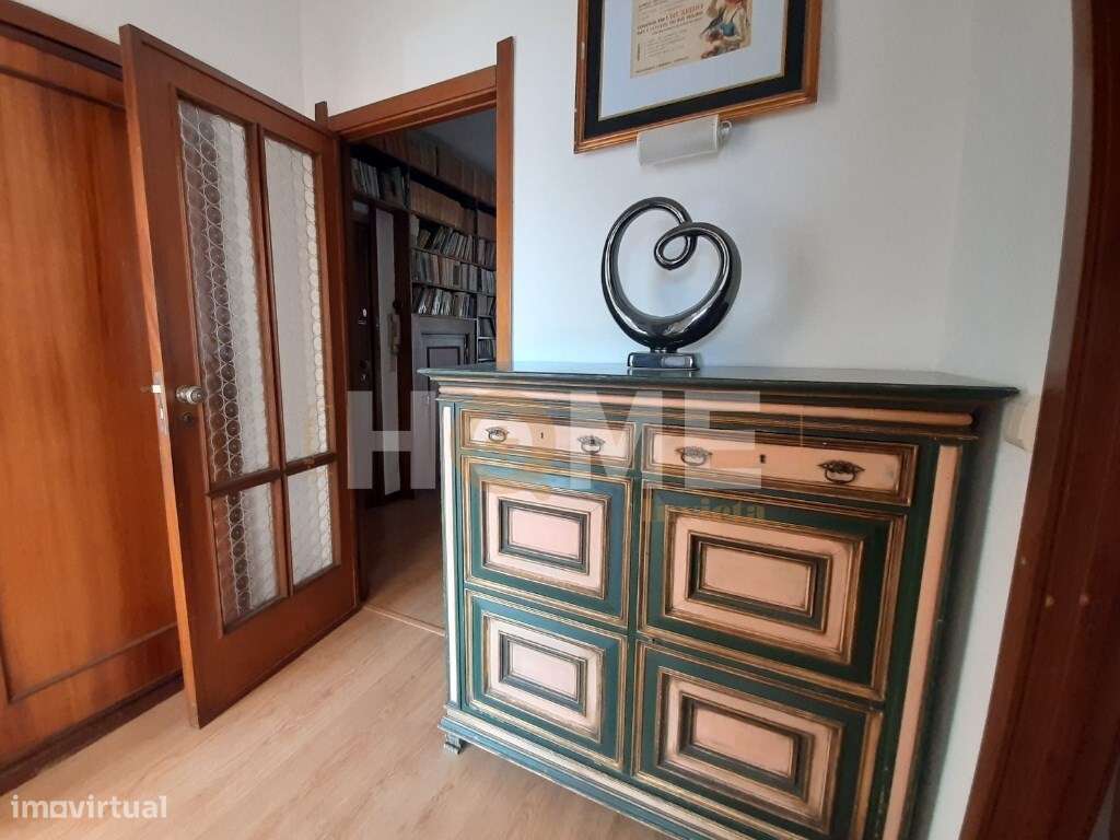 Apartamento T3+1, com varanda à Av. Fernão de Magalhães- Bonfim- Porto-25