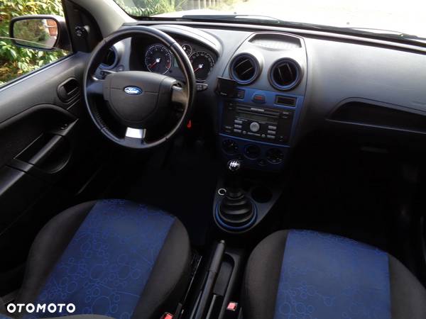 Ford Fiesta 1.3 Ambiente - 11