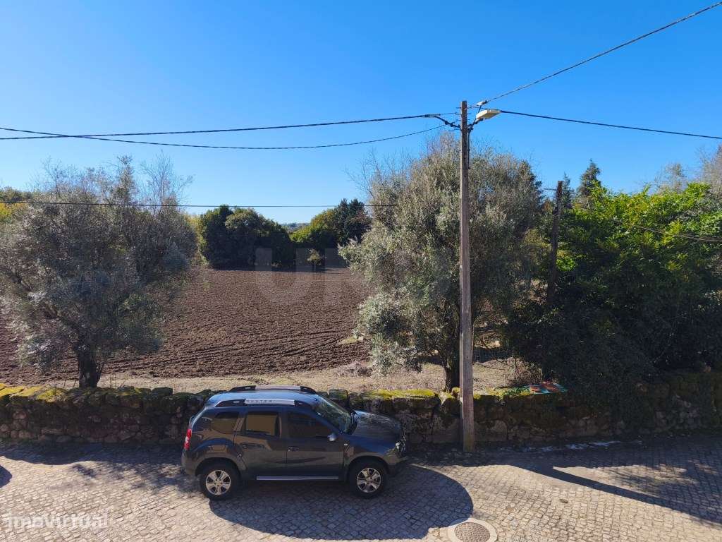 Moradia, em aldeia tranquila, em excelente estado de conservação, p...-40