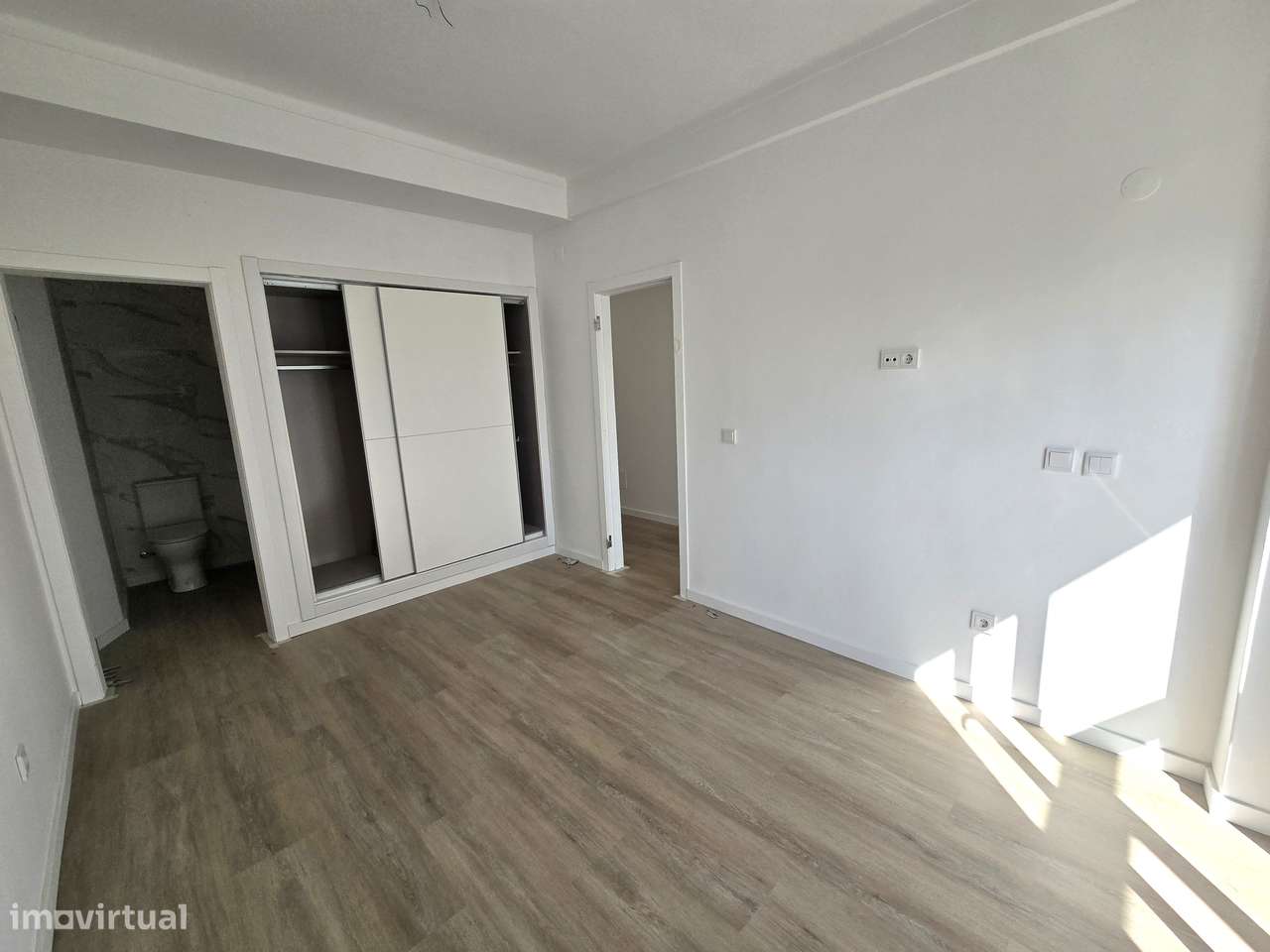 T3 no Barreiro com Suíte, Open Space, Duas Marquises, Vista Desafogada-13