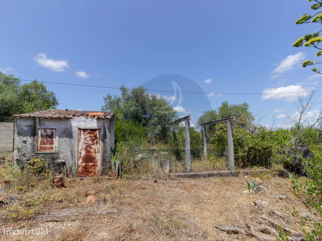 Moradia V2 Terreno Poço-26