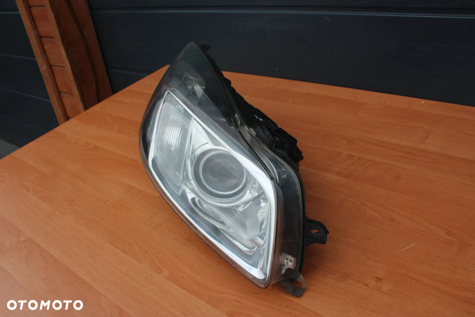 LAMPA PRAWY PRZÓD OPEL INSIGNIA BIXENON SKRĘTNY PRZED LIFT EUROPA - 2