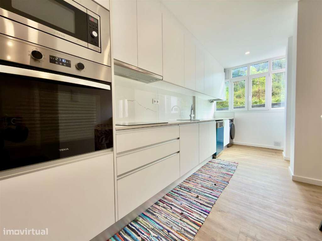 Apartamento T4 com garagem na Guarda Inglesa, Santa Clara-17