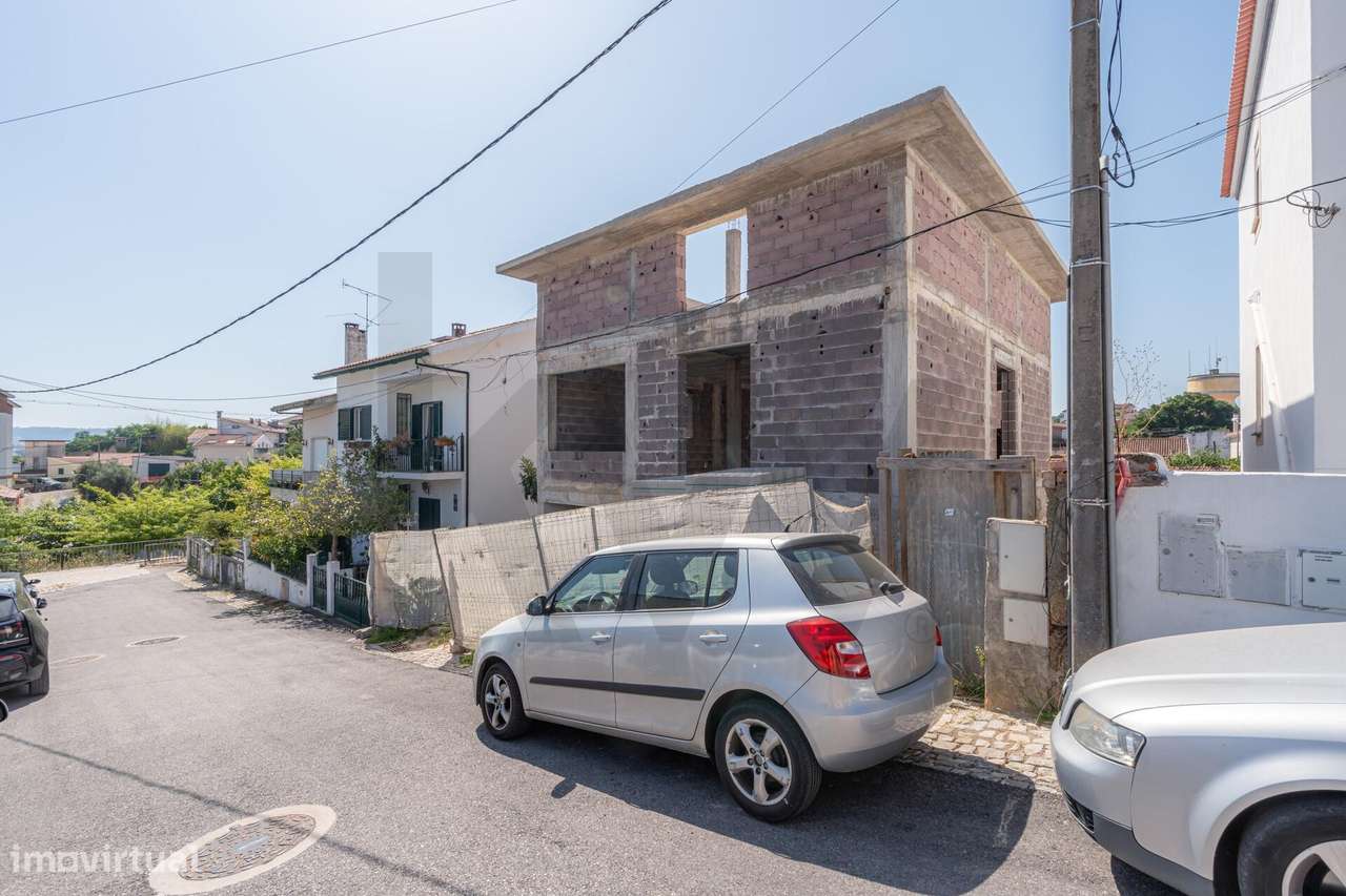 Moradia por Concluir com Garagem e Piscina — Projeto Moderno e Versáti - Grande imagem: 2/41