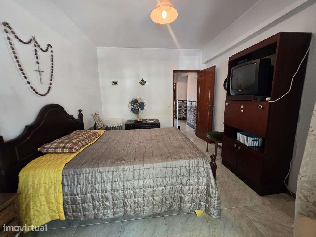 Simpático Apartamento T3, em prédio com elevador, no centro de Tavira-11