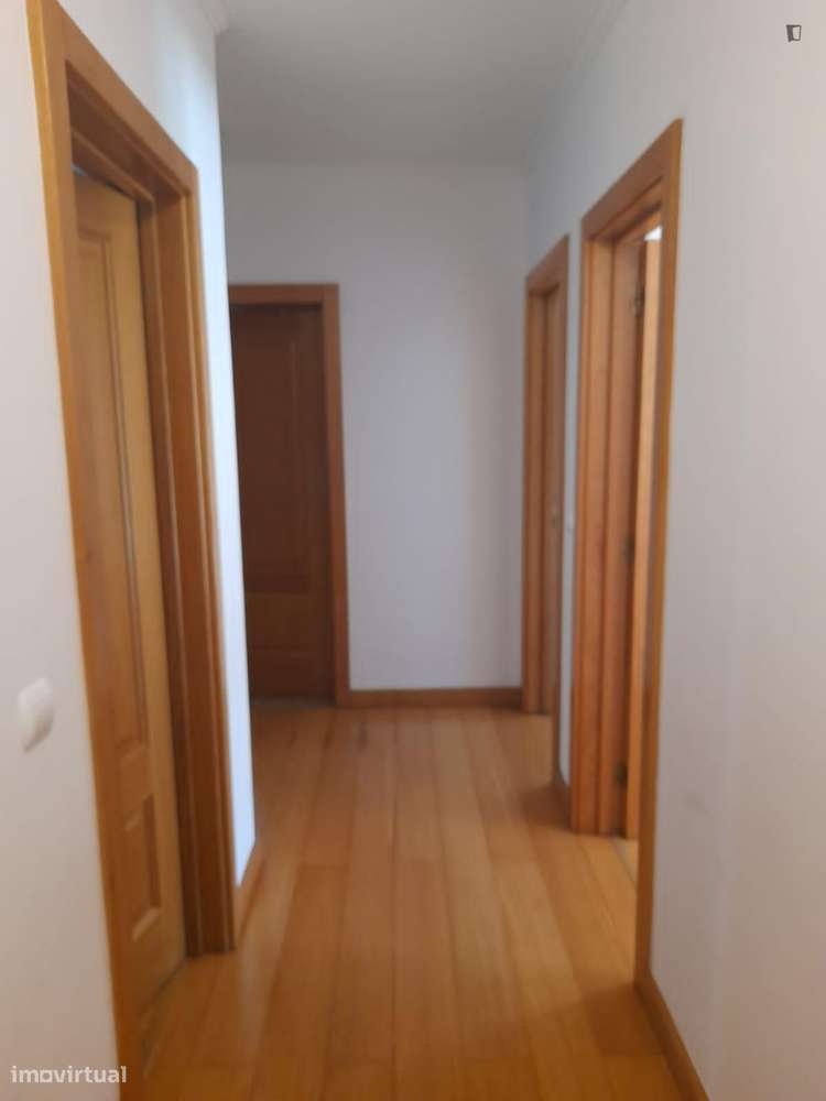 Quarto - localizado em Santa maria da feira - Grande imagem: 5/10