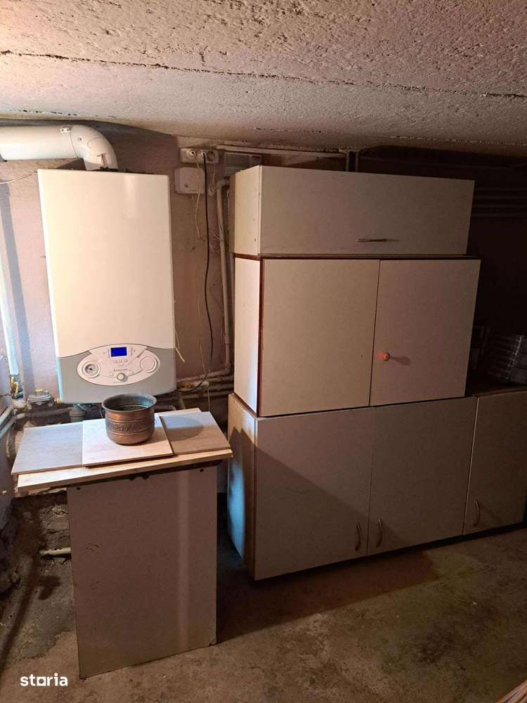 Casa cu 5 camere de vanzare , 14 MAI , 128.000 euro neg.-12