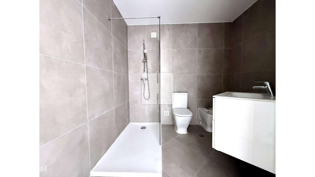 T0 NOVO c/ Terraço no Bairro Novo-21