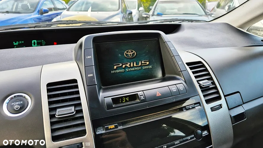 Toyota Prius (Hybrid) Executive - 39