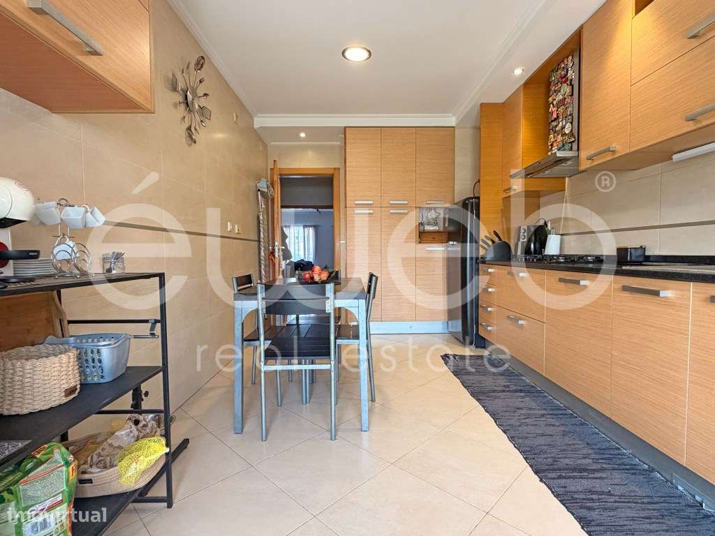 Apartamento T3 com Garagem e Arrecadação, em Aires-10