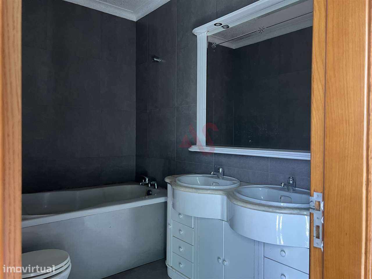 Moradia T4 com Piscina e Terreno de 2.407m² | Raimonda, Paços de Ferre-29