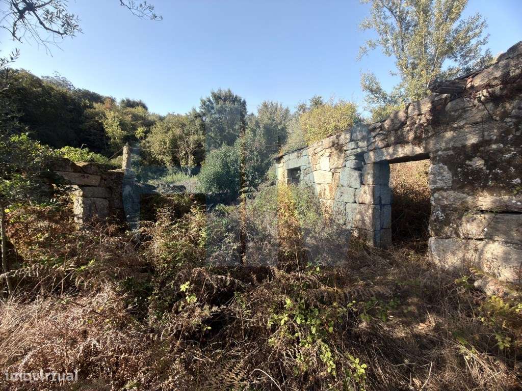 Quinta Histórica com Vista Deslumbrante sobre o Rio Tâmega-11