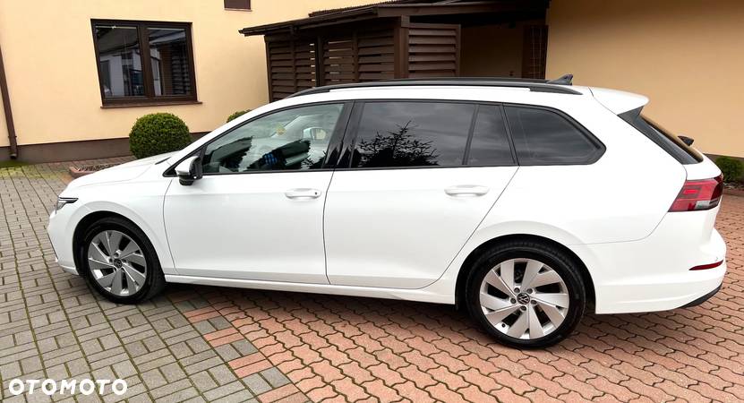 Volkswagen Golf VIII 1.0 TSI - 11